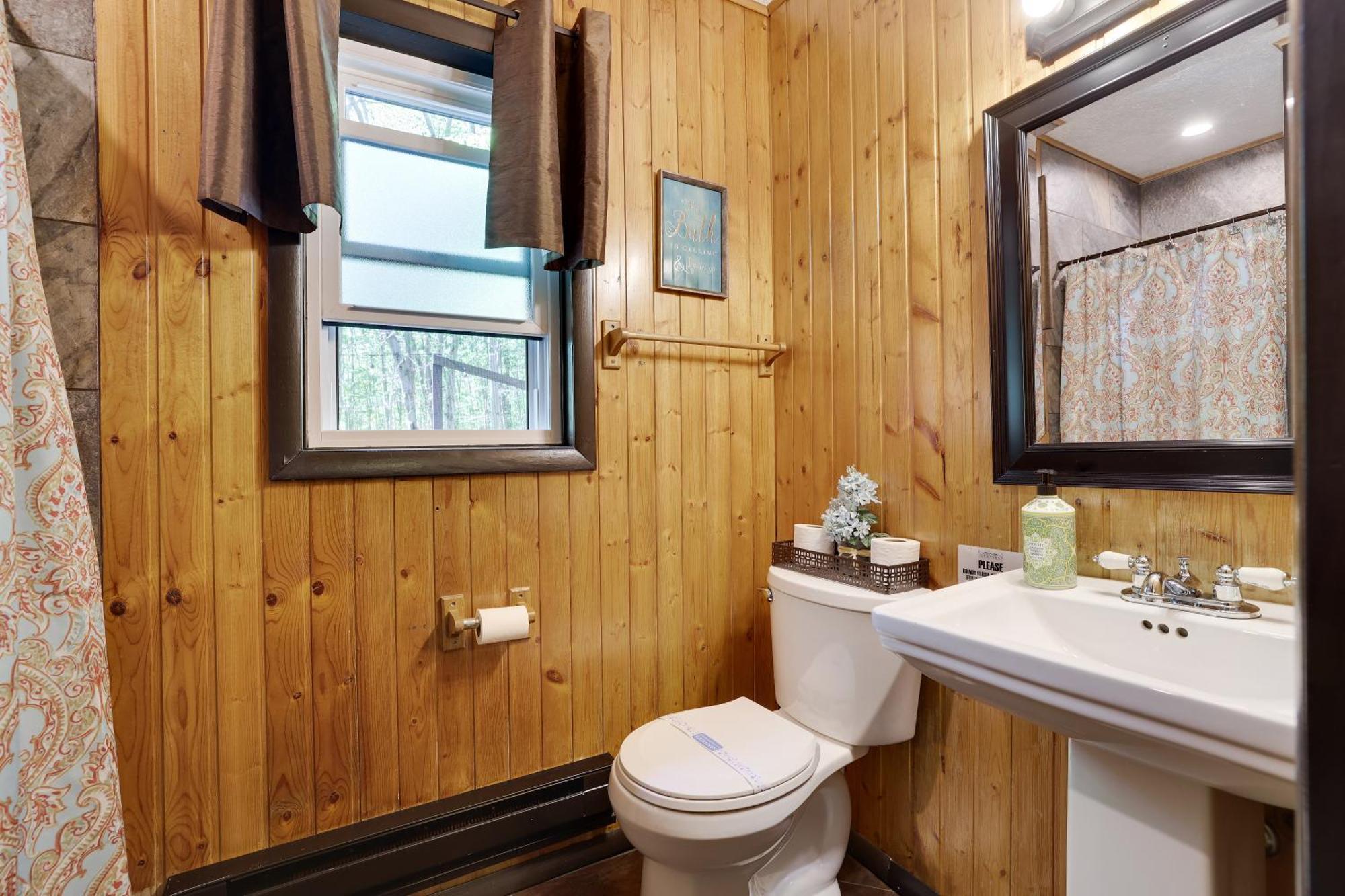 Chalet Renovated Near Casino, Camelback , Kalahari 4Bdrms Firepit Hot Tub Game Room Tobyhanna Dış mekan fotoğraf