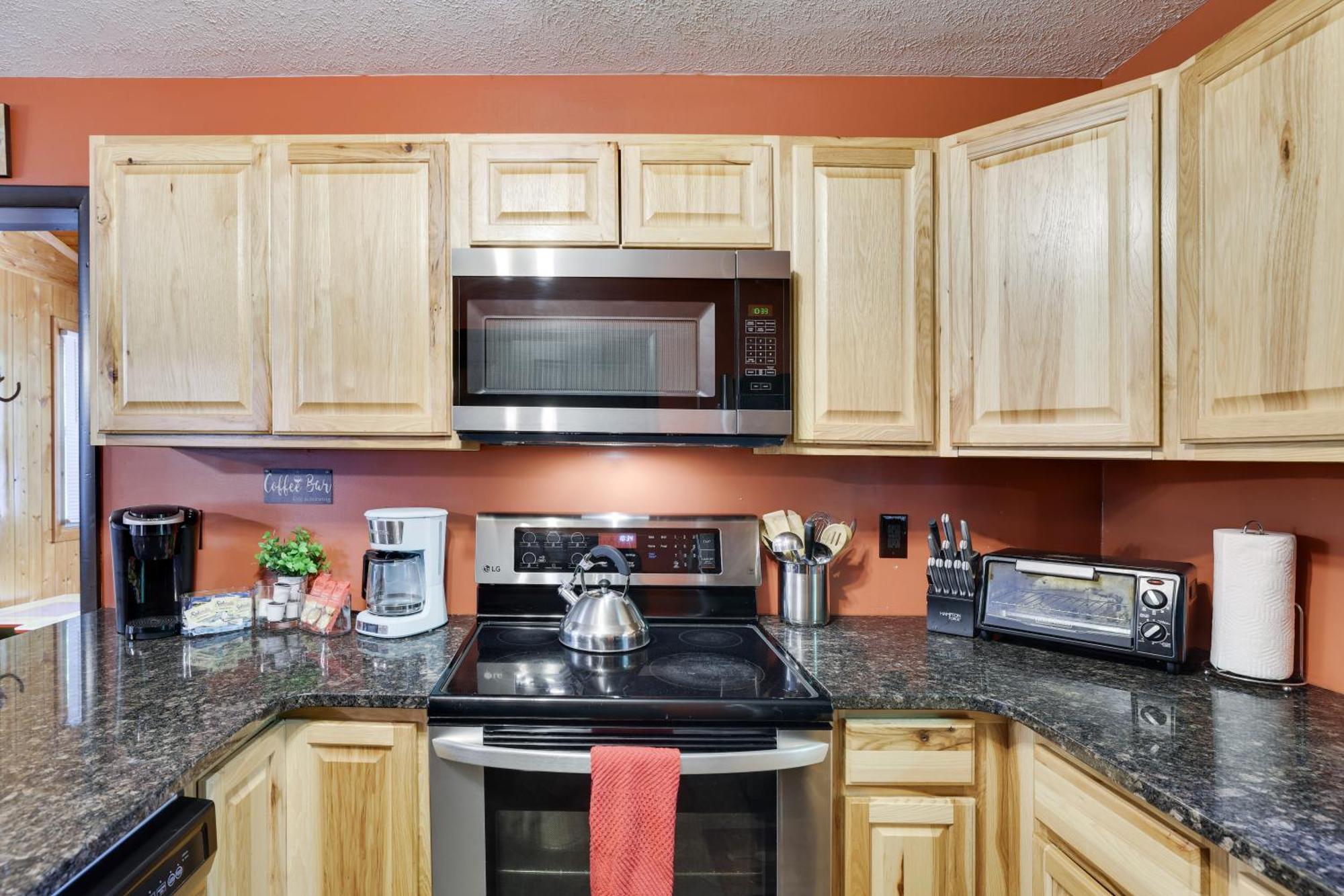 Chalet Renovated Near Casino, Camelback , Kalahari 4Bdrms Firepit Hot Tub Game Room Tobyhanna Dış mekan fotoğraf