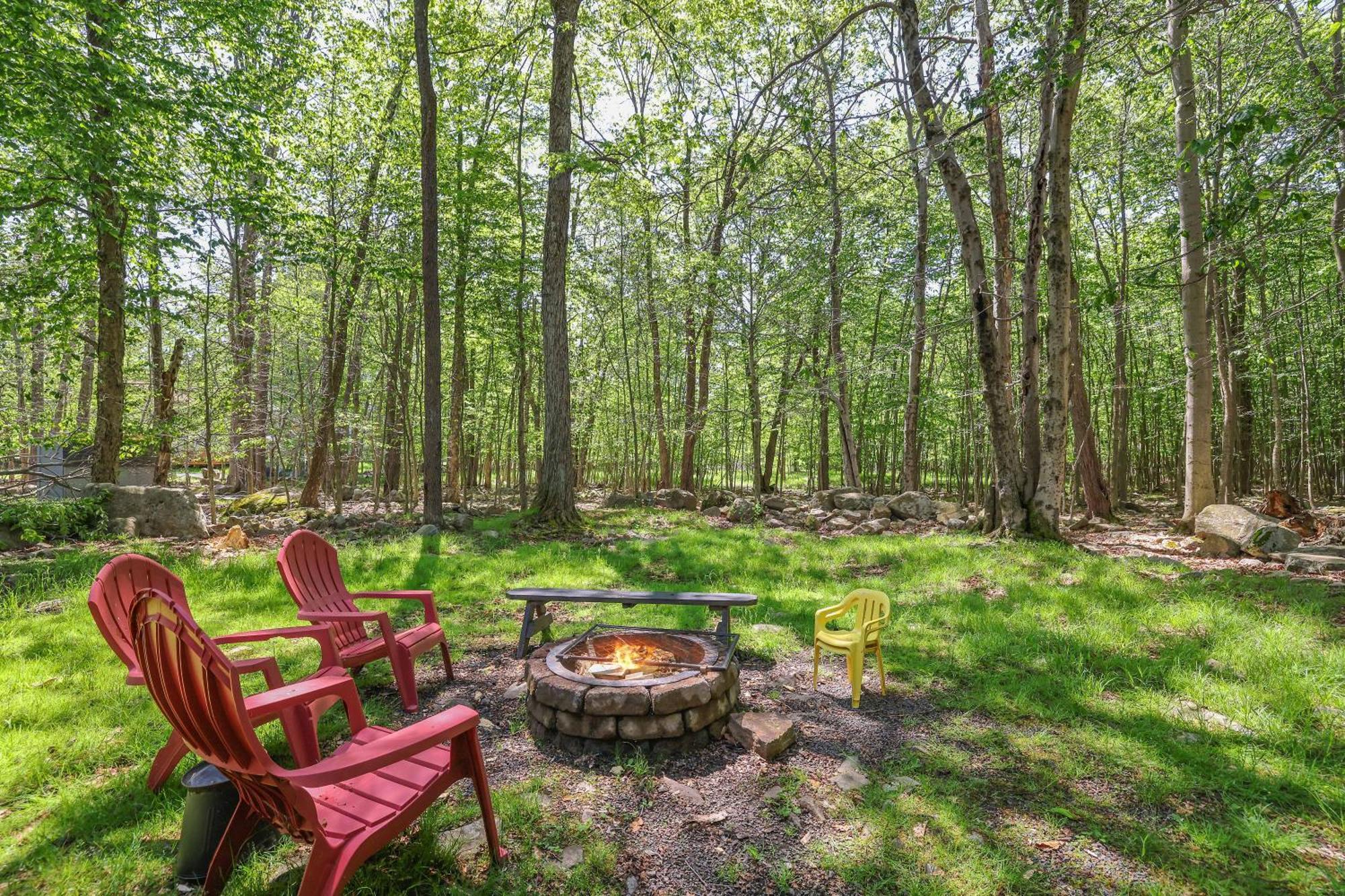 Chalet Renovated Near Casino, Camelback , Kalahari 4Bdrms Firepit Hot Tub Game Room Tobyhanna Dış mekan fotoğraf